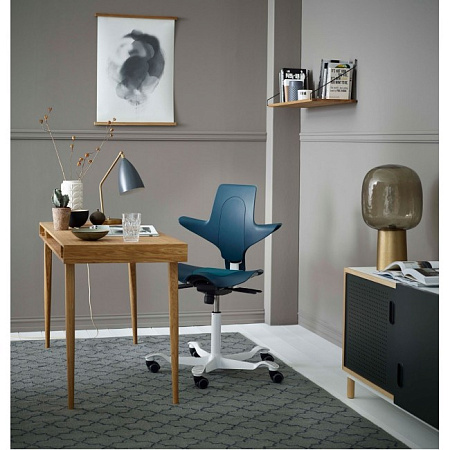 Håg Capisco Plus 8010 - эргономичный стул с жесткой обивкой