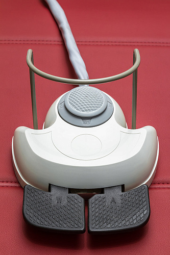 Woson WOD730 – стоматологическая установка с верхней подачей инструментов