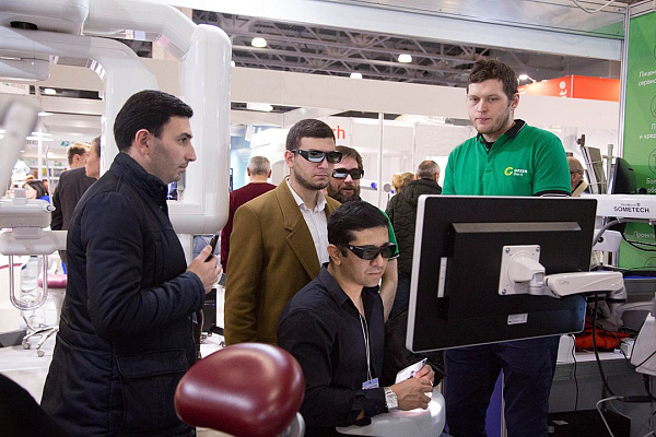 Стенд компании GREEN DENT на выставке Дентал-Ревю 2020-52.jpg