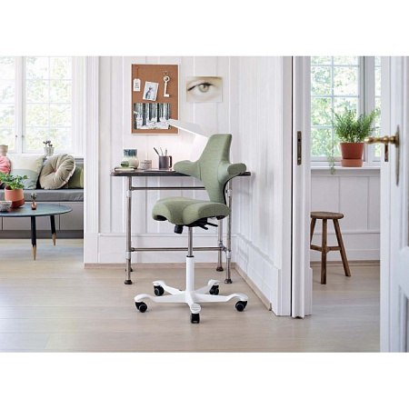 Håg Capisco 8106 - эргономичный стул с мягкой обивкой